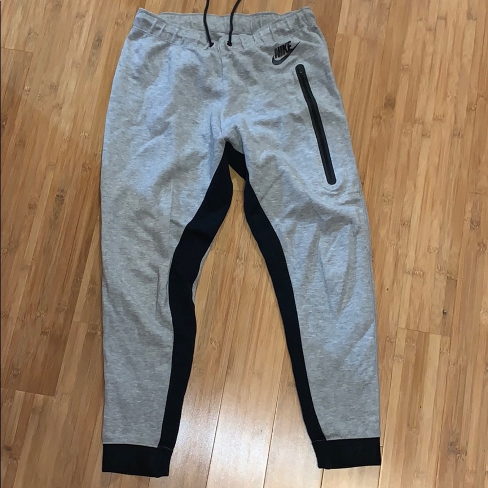 Nike tech grey sweatpants, size M
